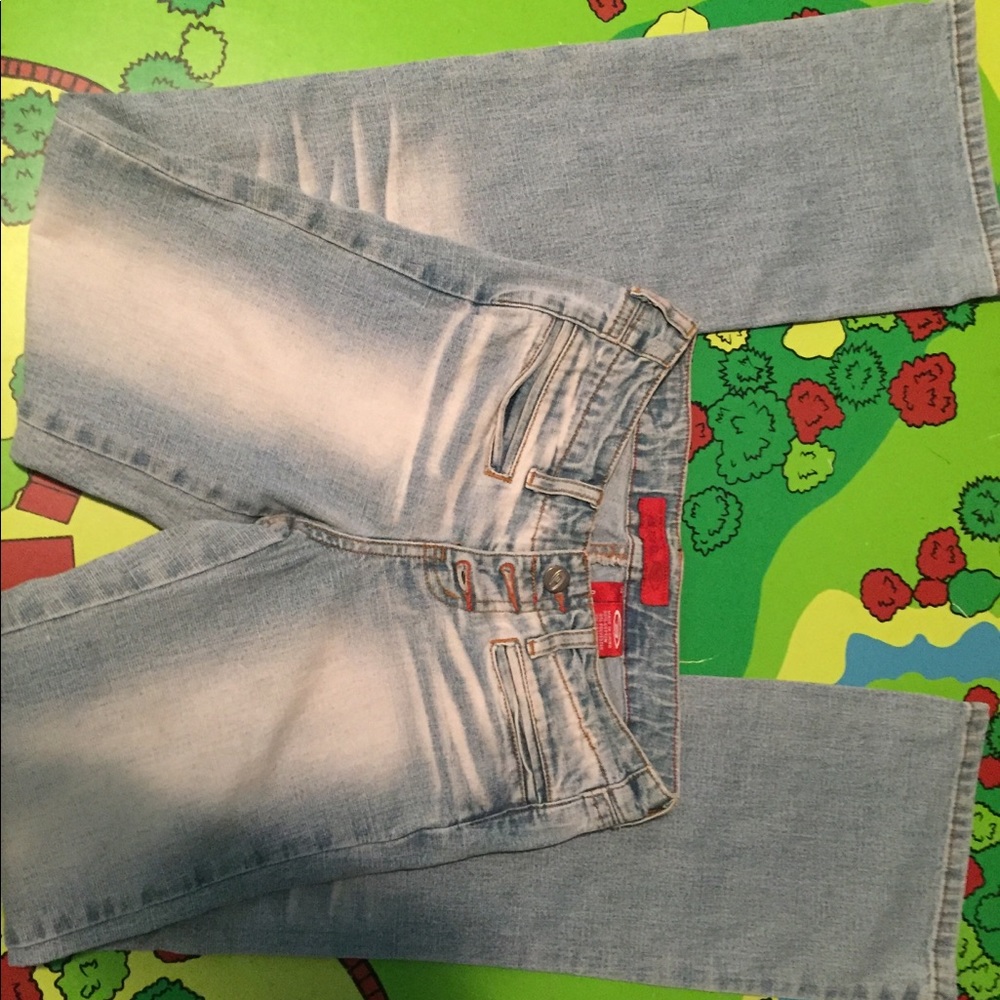 Bongo size 0 light wash jeans